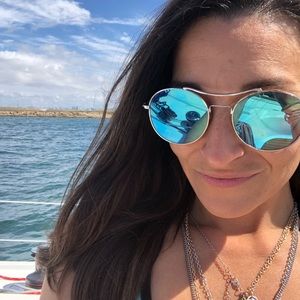 Meet your Posher, Dana